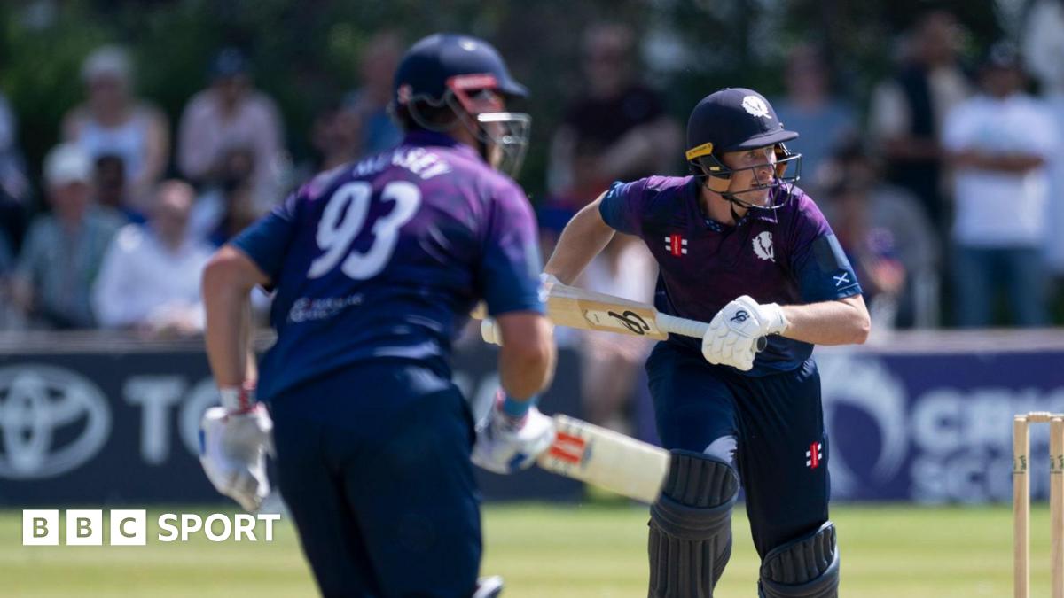 Scotland batters George Munsey and Brandon McMullen in action