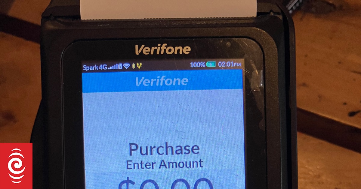 Should Eftpos and cash-users get a discount?