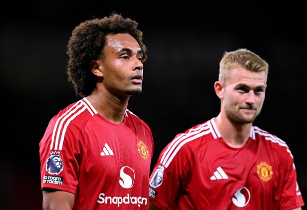 Joshua Zirkzee and Matthijs de Ligt in action