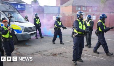 Essex Police denies taking pro-migrant protesters to asylum hotel