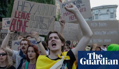 Ukraine war briefing: Anti-corruption agencies endorse bill restoring their independence | Ukraine