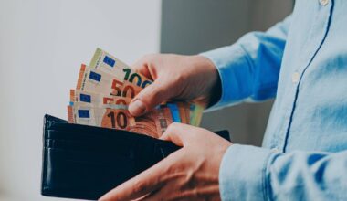 Spain's alert for Brits using cash as a Euro note 'no longer accepted' | Travel News | Travel