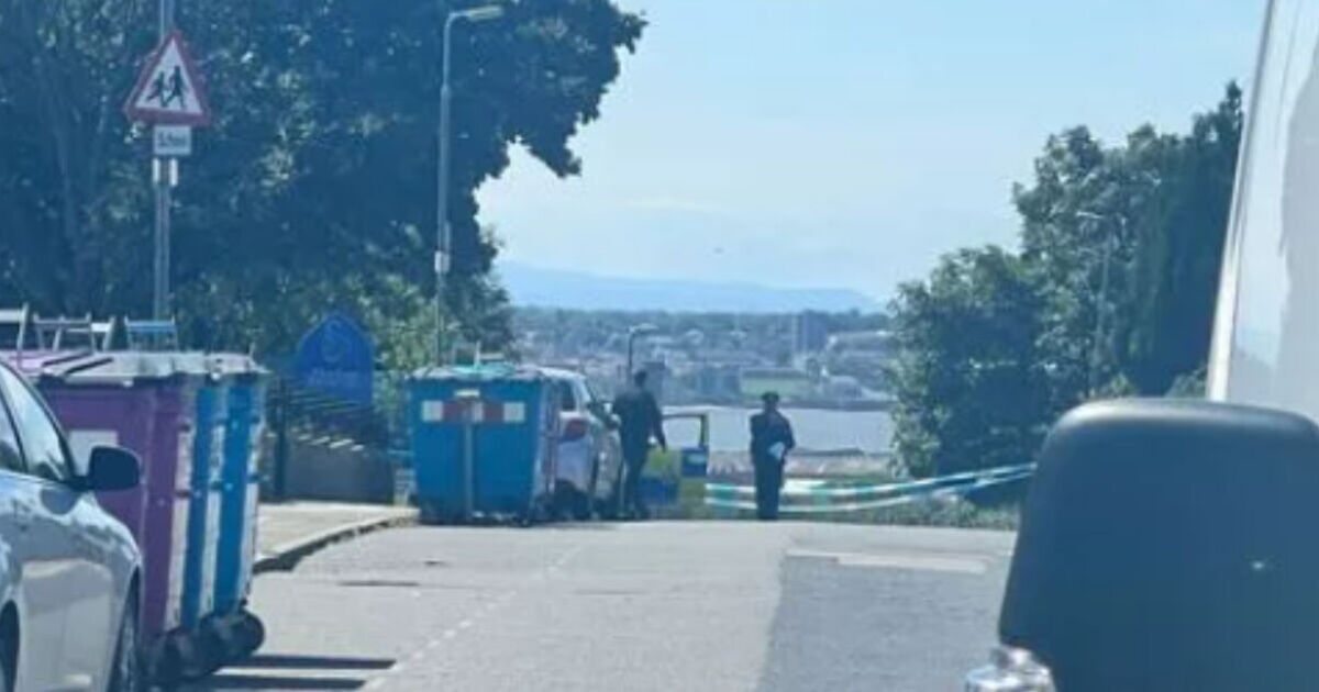 Everton school lockdown LIVE: Police rush to primary school | UK | News