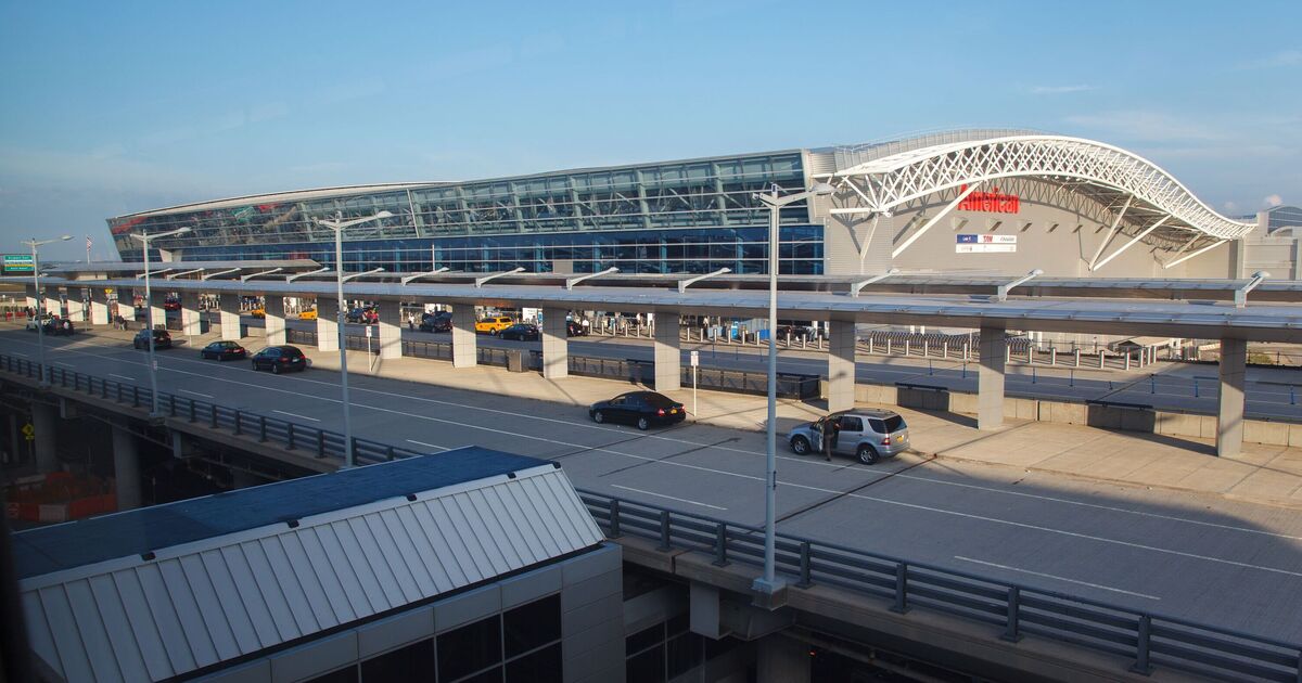 JFK Airport flights grounded in travel chaos after 'aircraft emergency' | US | News