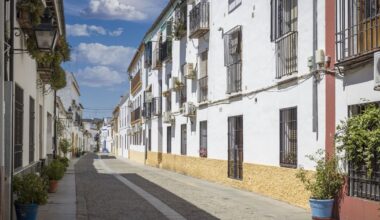 Panic as tourists abandon beautiful Spanish city leaving streets ‘empty’ | World | News