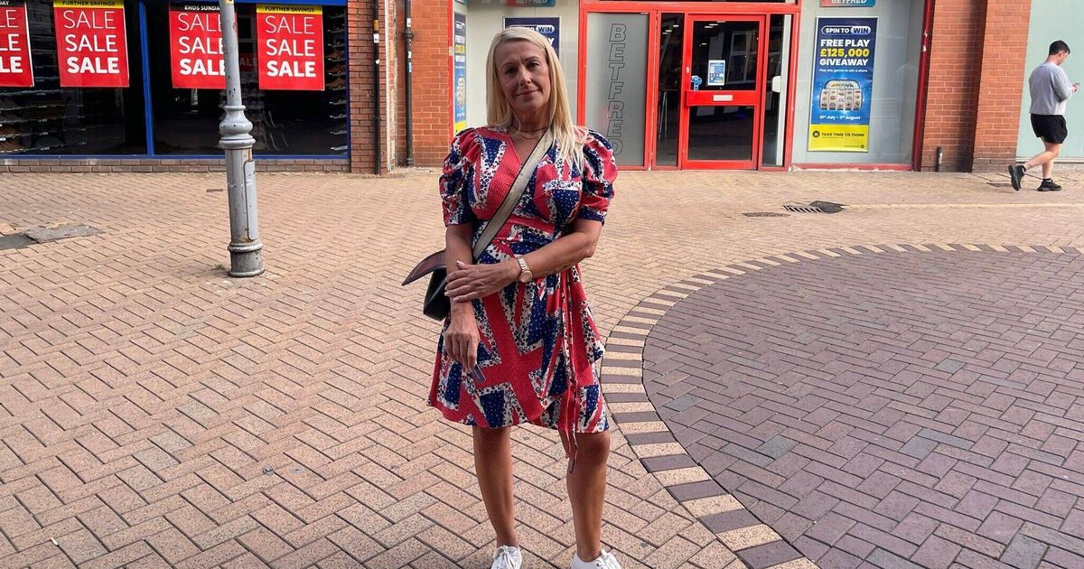I was turned away from Wetherspoons for wearing Union Jack dress | UK | News