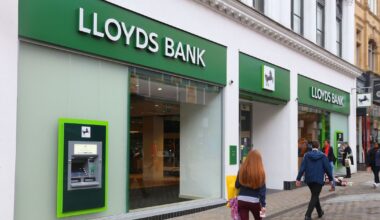 Lloyds Bank and Halifax to close 86 more branches in 2025 - full list | UK | News