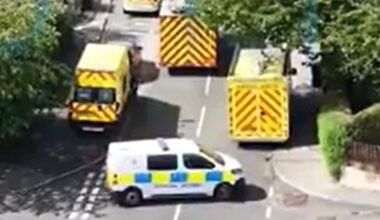 Leeds siege LIVE: West Yorkshire police surround house as 'armed man' sparks panic | UK | News