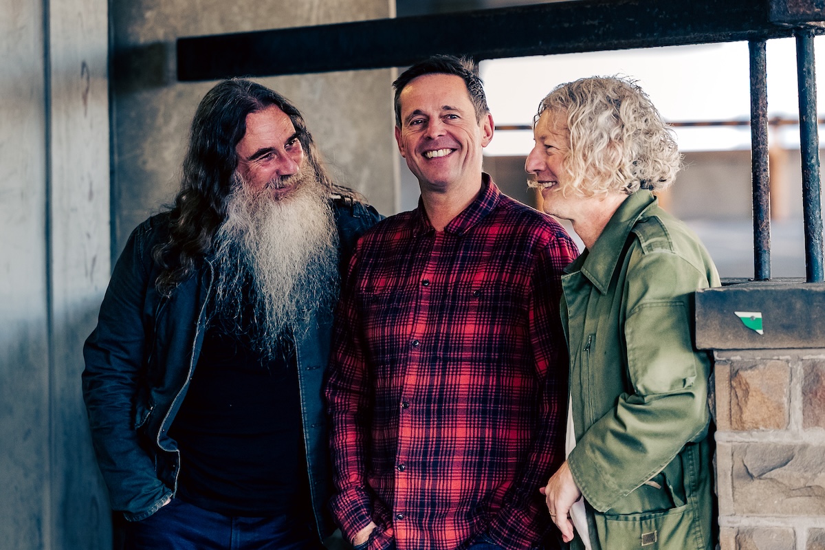 Cast return to Edinburgh supporting Oasis