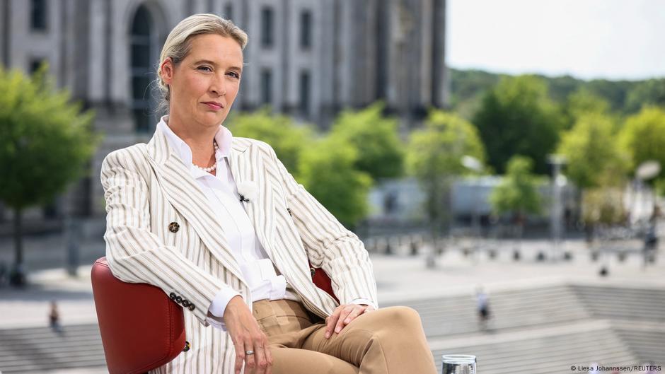 Protestors derail AfD leader's interview – DW – 07/20/2025