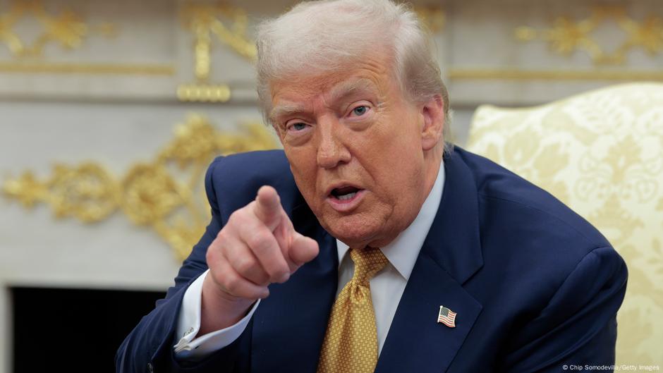 Trump strikes tariff deal with S. Korea as deadline nears – DW – 07/31/2025
