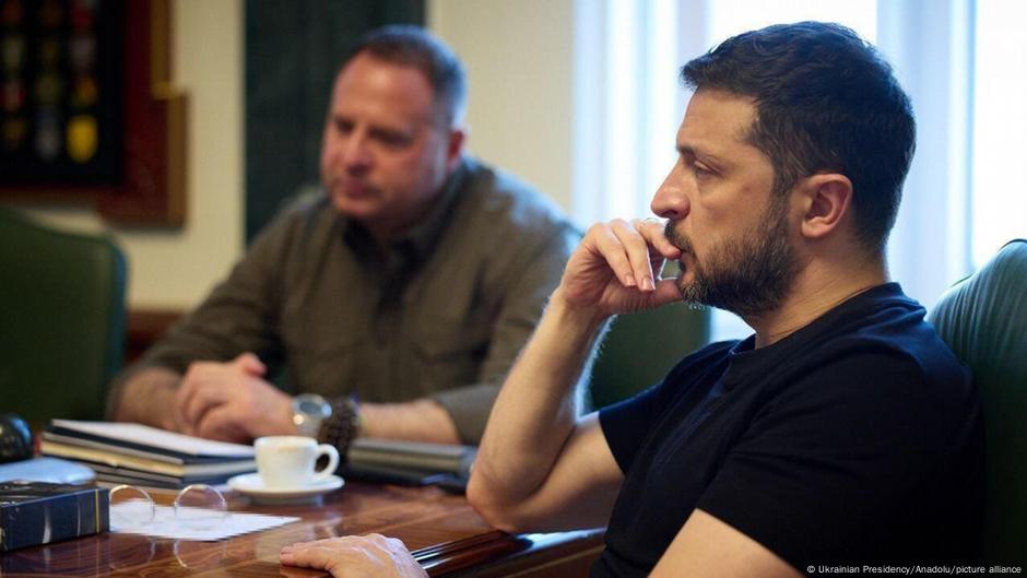 Zelenskyy to allow over-60s enlist in military – DW – 07/29/2025
