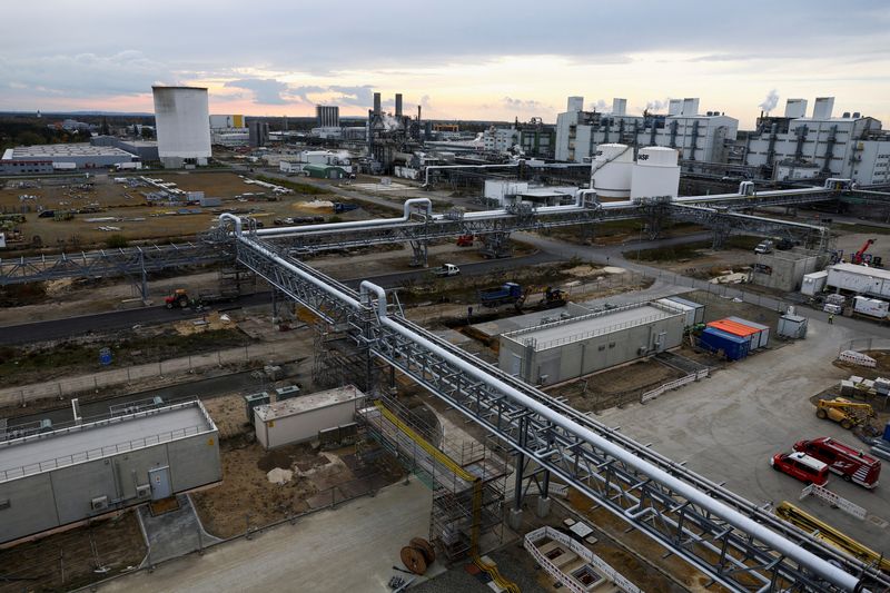 German chemical lobby VCI sees no sector recovery before 2026