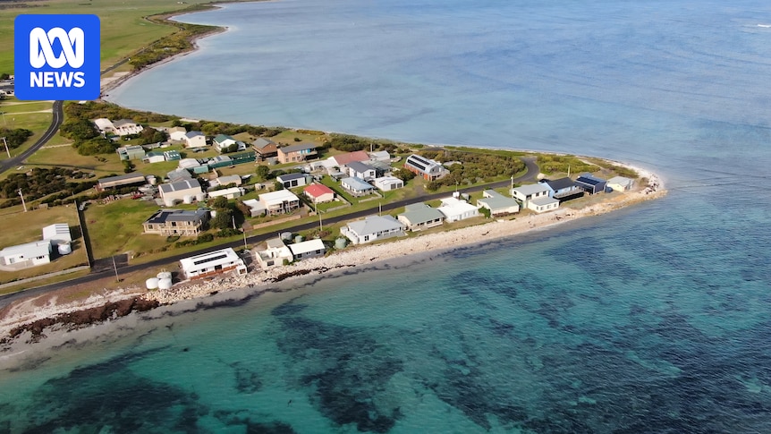 Pelican Point residents build seawalls despite scepticism of rising sea-level threat