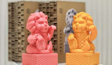 It took some 30 or so recycled plastic bottles to make each of these 3D-printed Merlion collectibles.