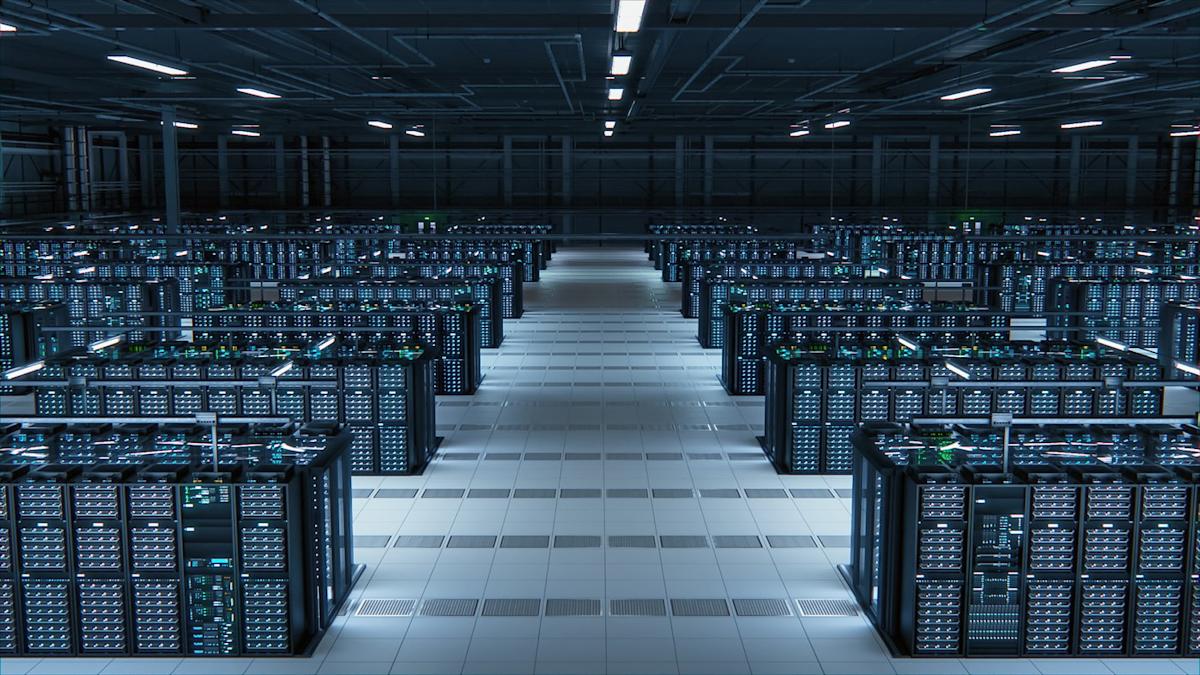 Which Cloud Computing Giant Is the Better Buy?