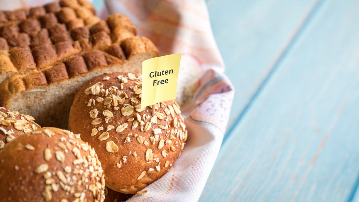 What is celiac disease? What are the symptoms?