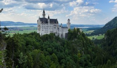 Woman allegedly put dog in storage locker at Neuschwanstein Castle