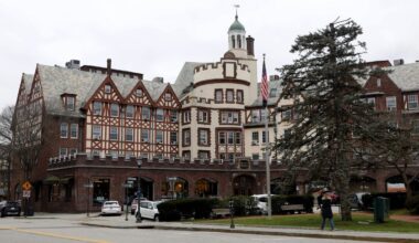 The 10 wealthiest suburbs in America