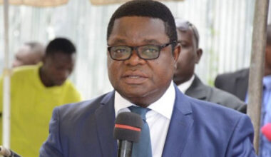 ISSER Director dismisses dollar shortage concerns, urges traders to use banks