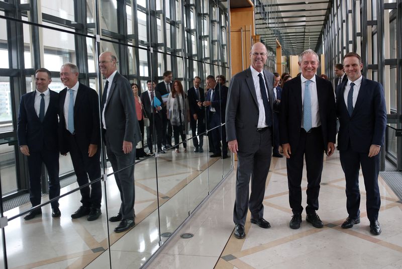 France says European satellite venture talks are making progress