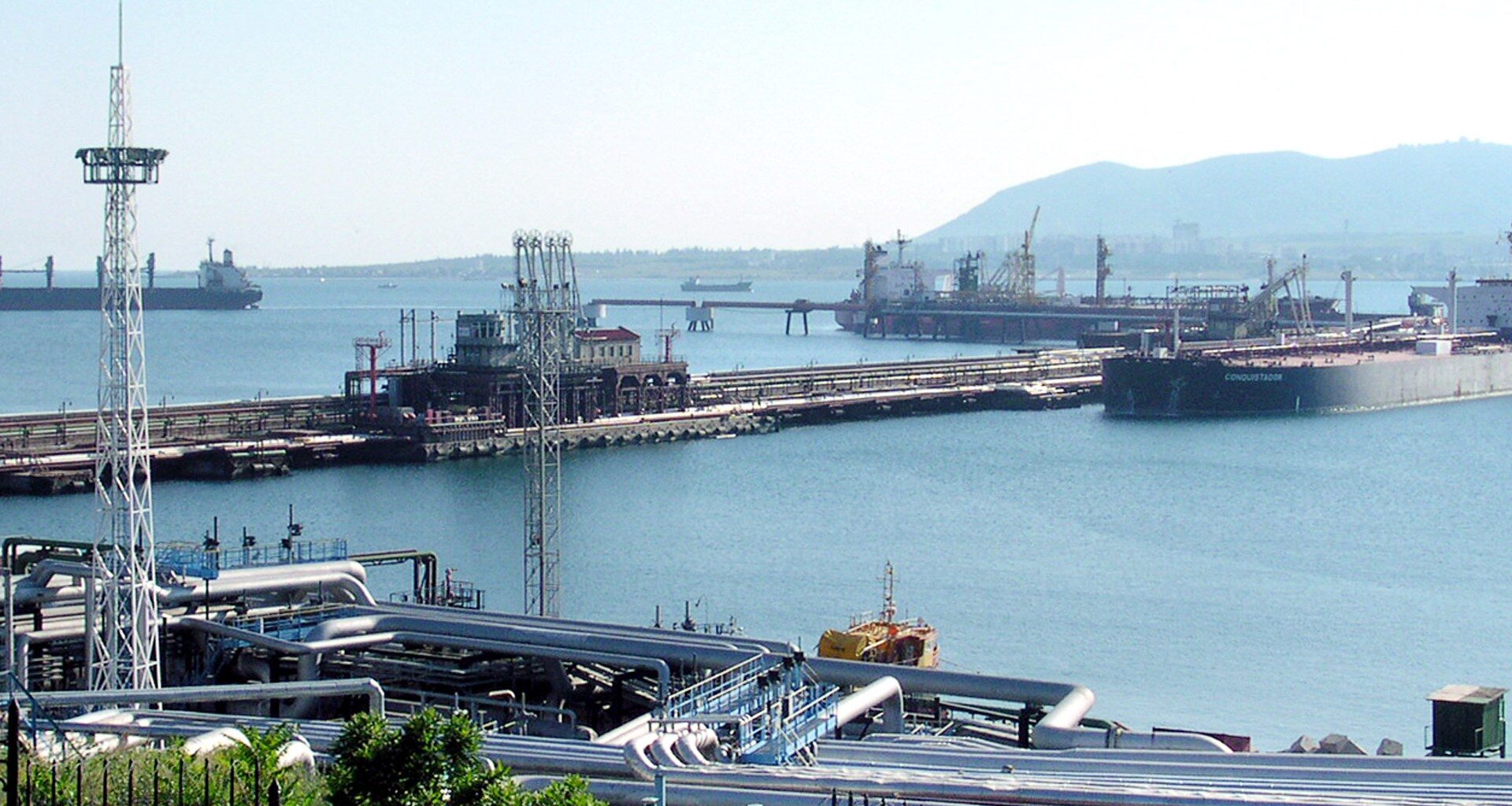 EU hits Russian oil, shadow fleet with new sanctions over Ukraine war | Russia-Ukraine war News