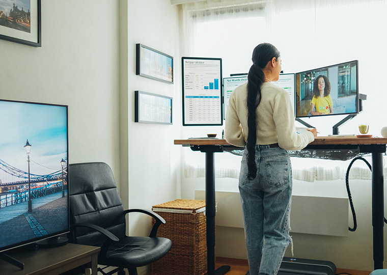 Tech Workers Take Much Lower Pay to Ditch the Office
