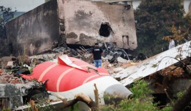 Air India crash probe 'focussing on pilot error after no plane fault found' - London Evening Standard