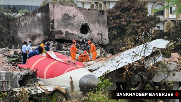 On the day of the flight, the crew reported to the airport, underwent pre-flight breath analyser tests, and were found fit to operate the aircraft.