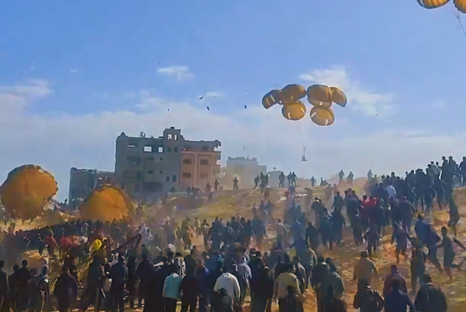 'Tiny Relief': Germany and Spain Join Jordan in Gaza Aid Airdrops