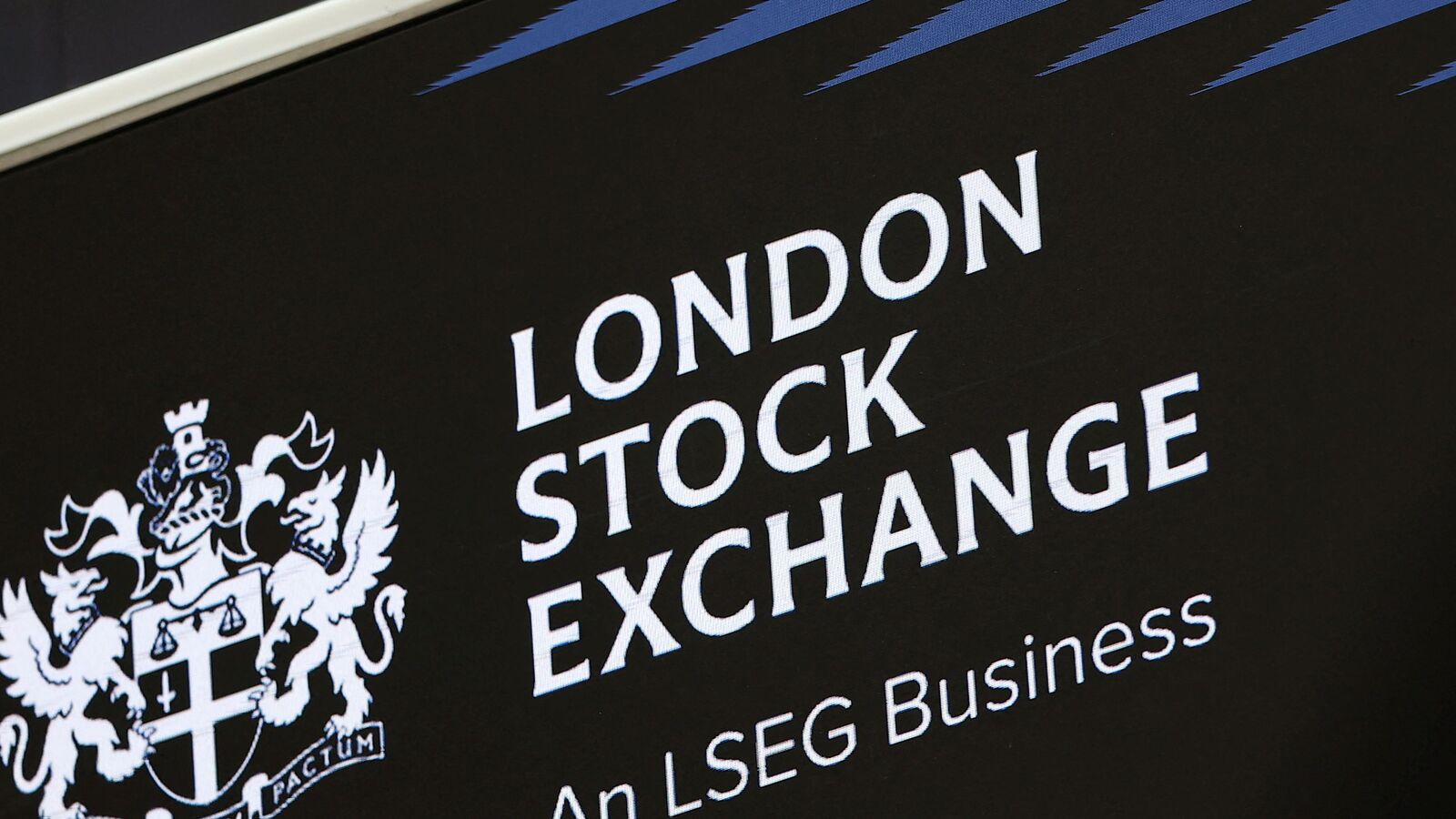 LSE Considers 24-Hour Trading Amid Growing Interest from Small Investors