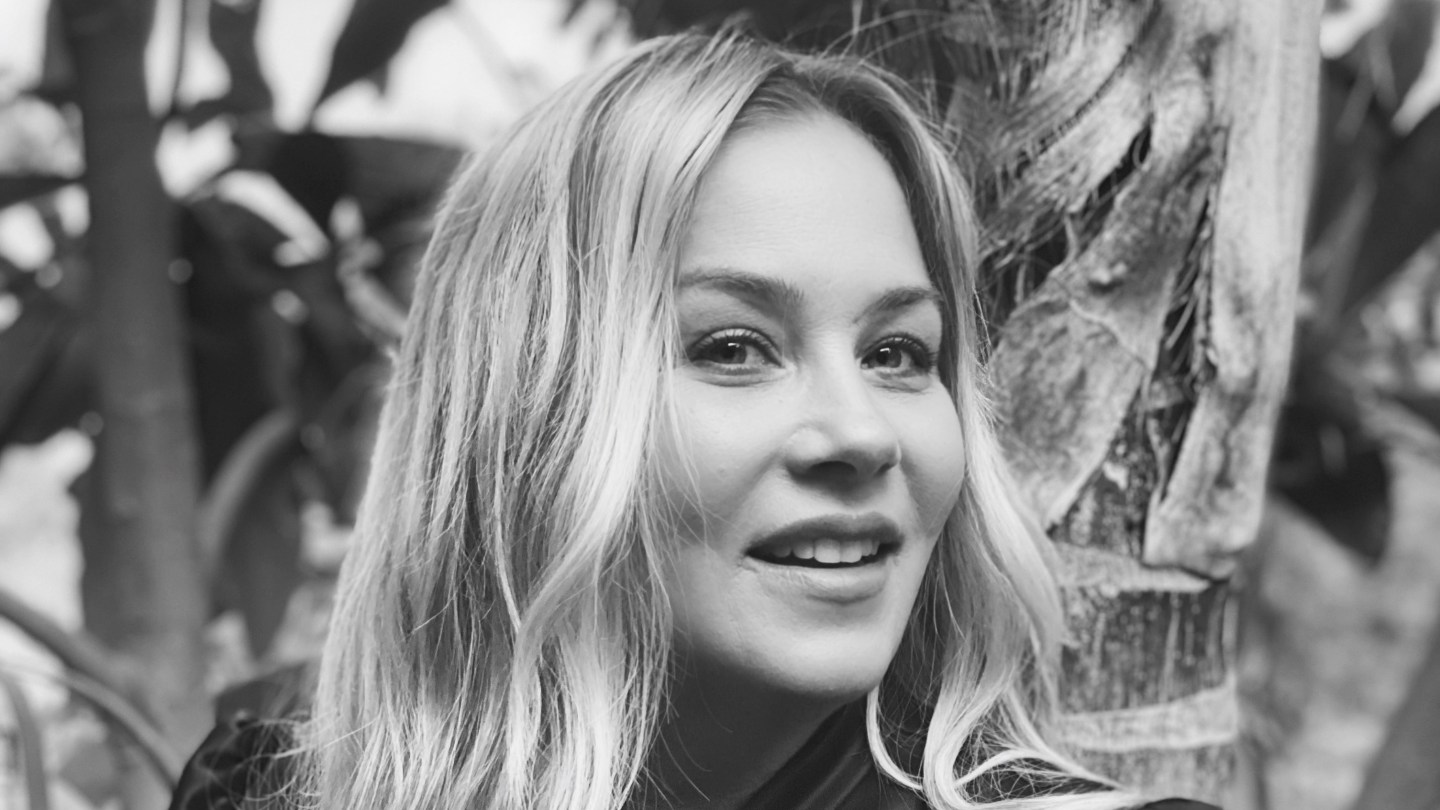Christina Applegate's to Publish Memoir 'You With the Sad Eyes'