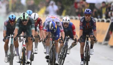 Tobias Lund Andresen 3rd in wet and chaotic sprint into Valence