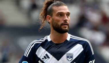 Andy Carroll: Ex-Liverpool, Newcastle striker joins sixth-tier Dagenham & Redbridge
