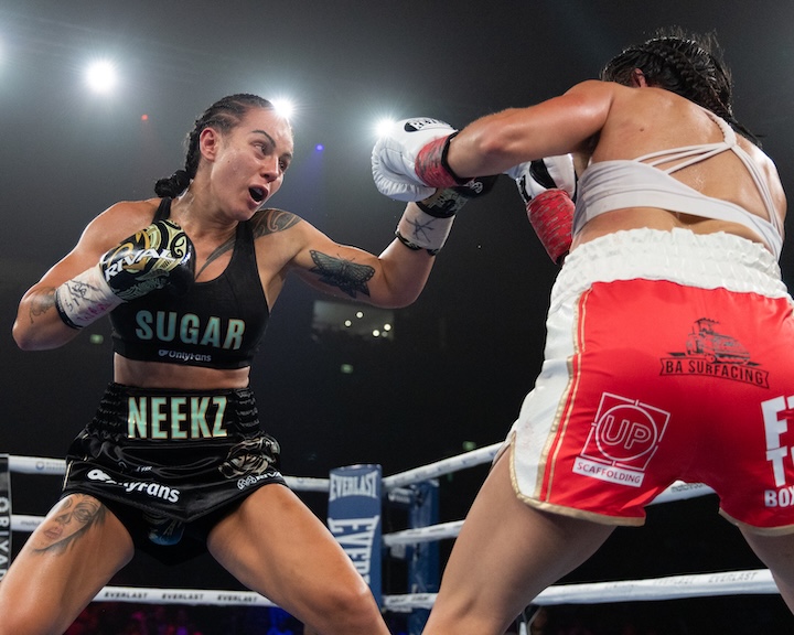 Cherneka Johnson stops Shurretta Metcalf to earn undisputed at 118 - BoxingScene.com