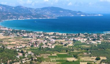 Have holiday prices really surged by a quarter?