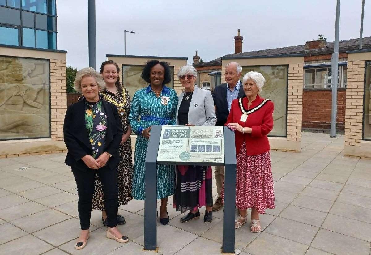 Life and legacy of esteemed Newark sculptor celebrated as Kiddey Stones and new town trails unveiled at Castle House