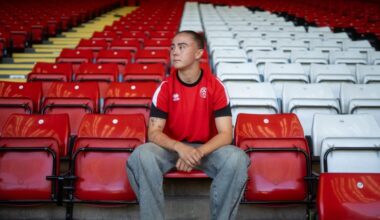 Sheffield United sign former Everton winger Thomas