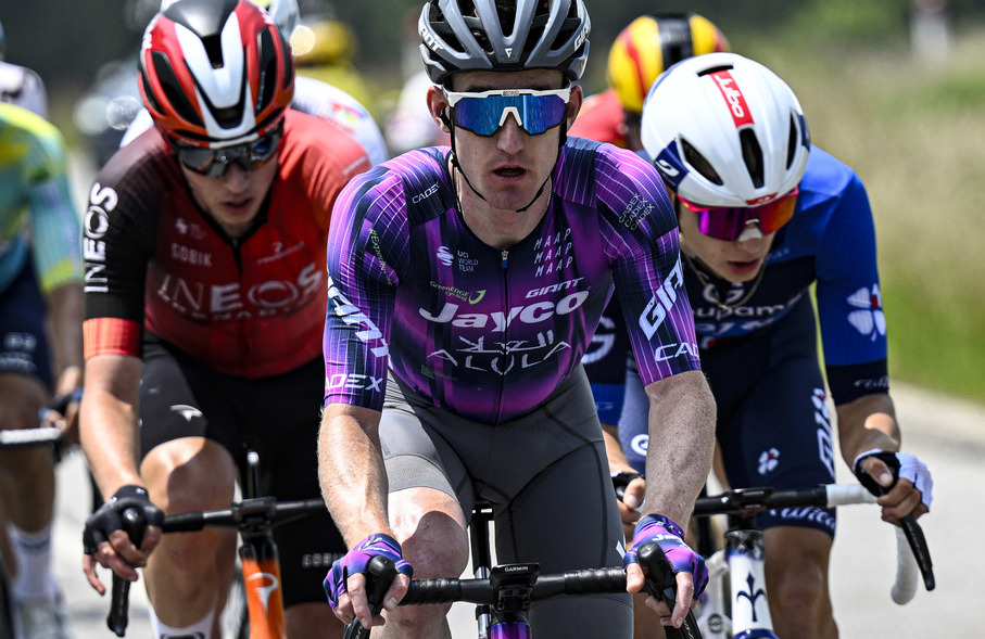 Eddie Dunbar set for very quick return to stage race action after Tour crash
