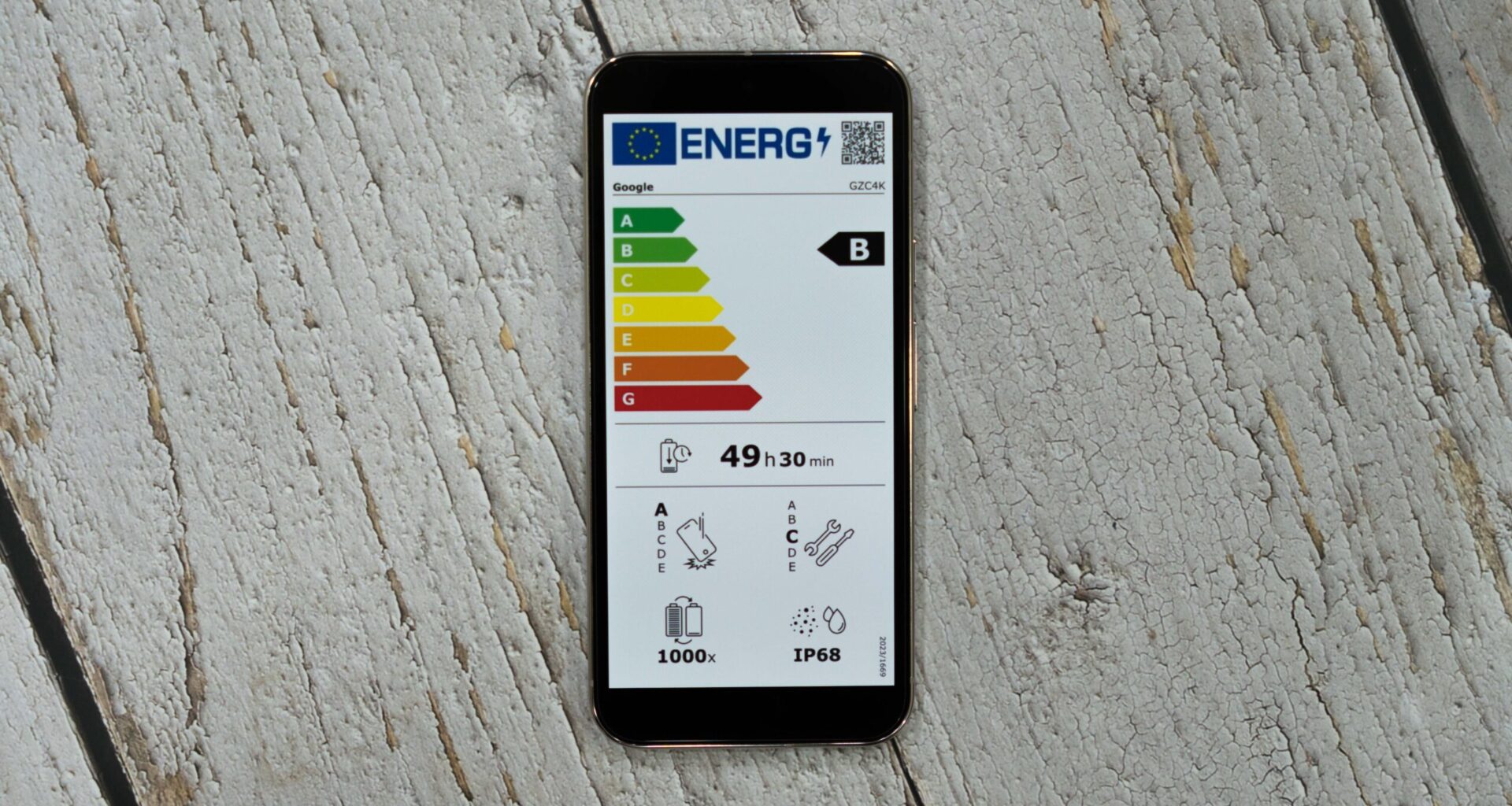 EU smartphone energy label showing Pixel 9 Pro XL