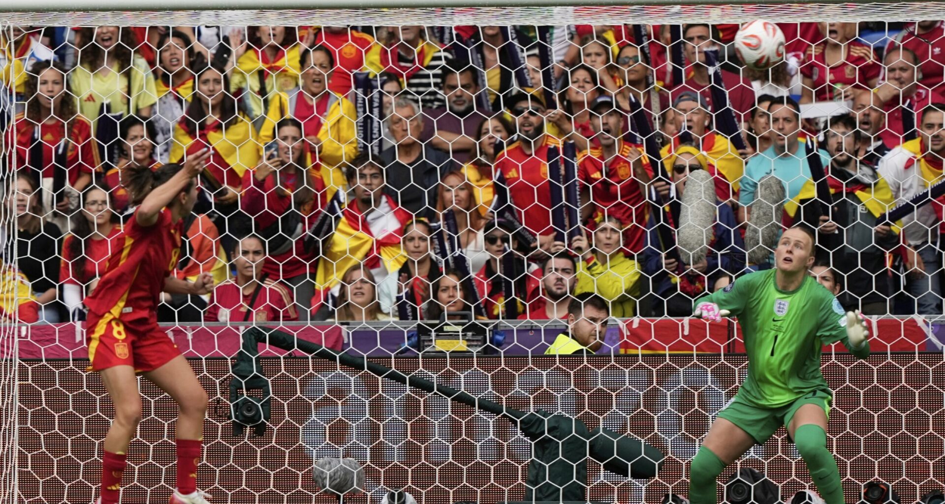 Euro 2025: England and Spain go to extra time tied at 1-1 in the final