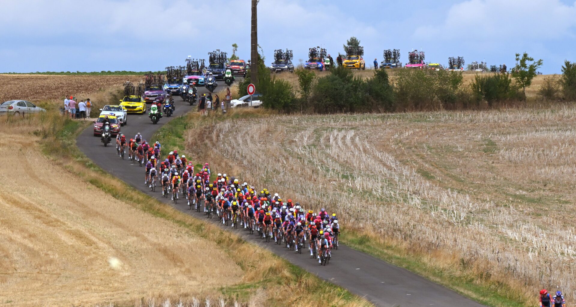 Tour de France Femmes stage 5 LIVE - Wiebes caught in large crash as nerves are high