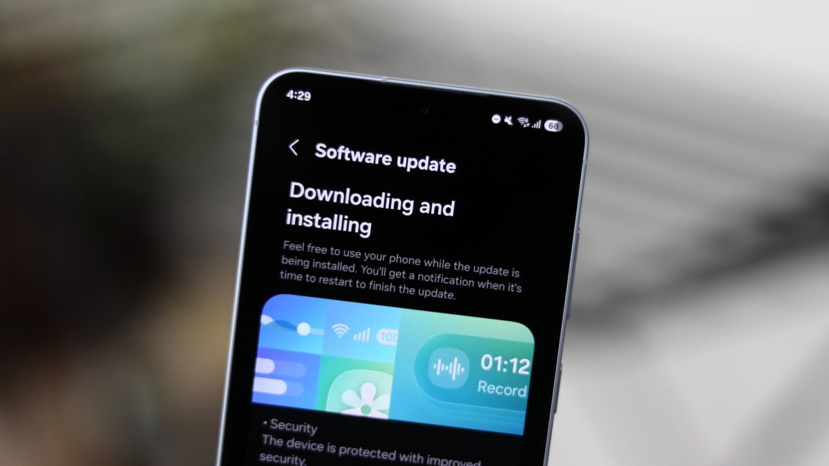 Samsung monthly updates: July 2025 security patch fixes one semiconductor issue