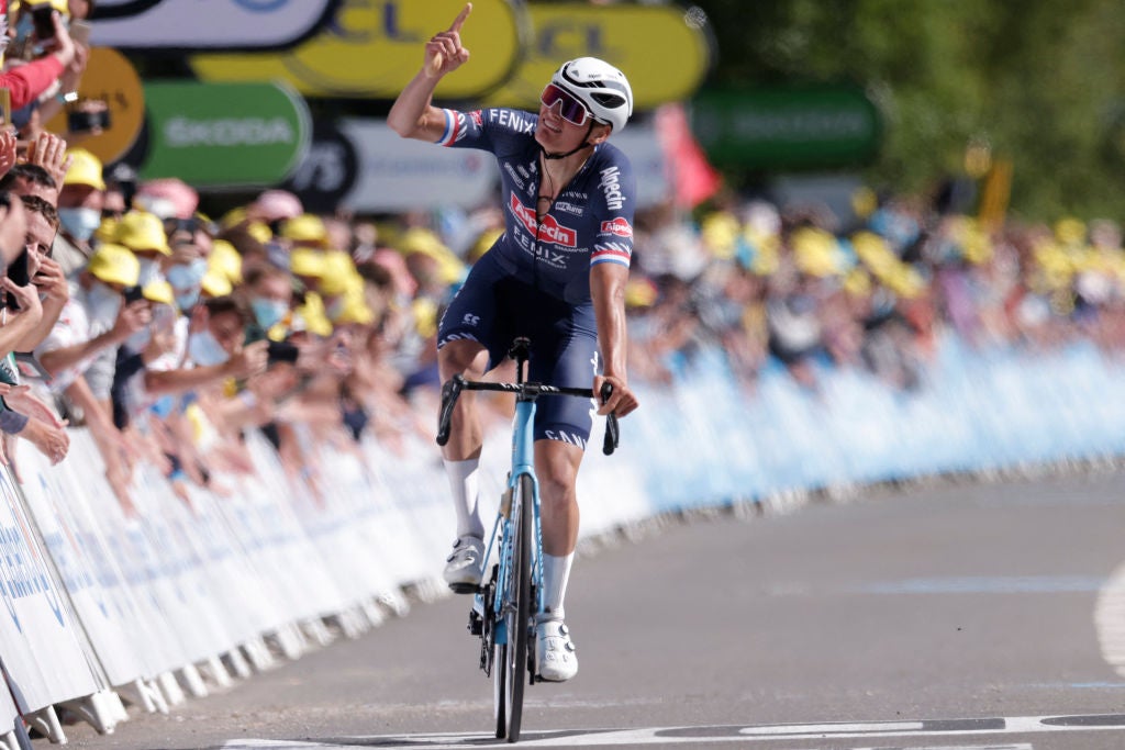 Mathieu van der Poel celebrates wins stage 2 of the 2021 Tour de France