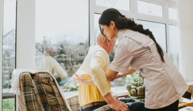 Nurses to prescribe medicines to social care patients to keep them out of hospital