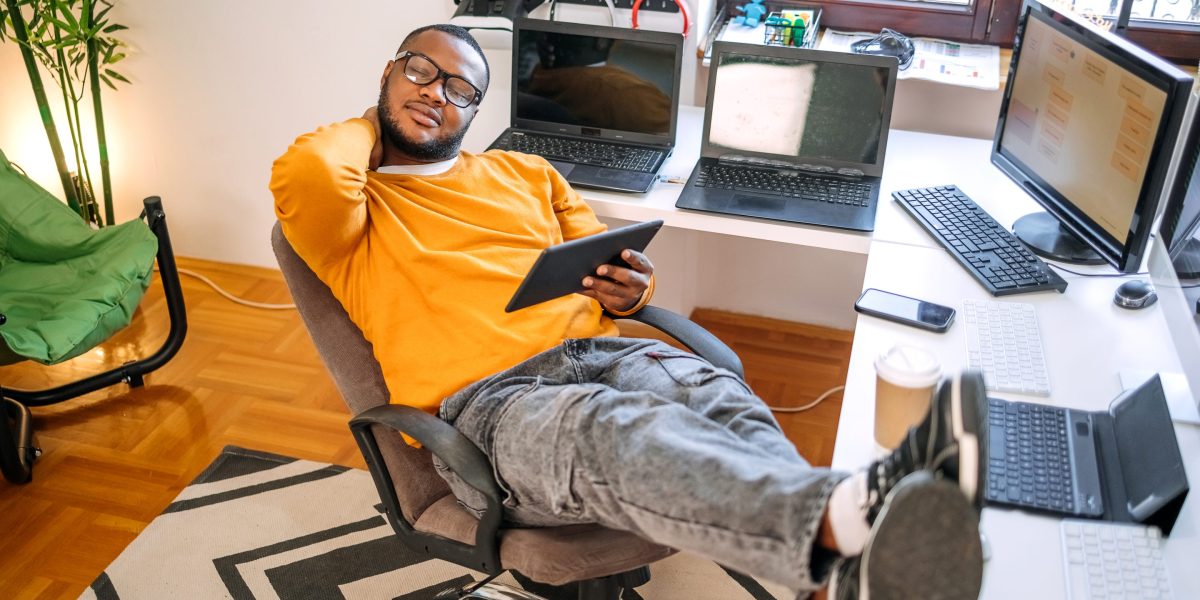 Gen Z's 'overemployed' solution for a broken economy: 5 jobs and $3K per day. It's totally legal