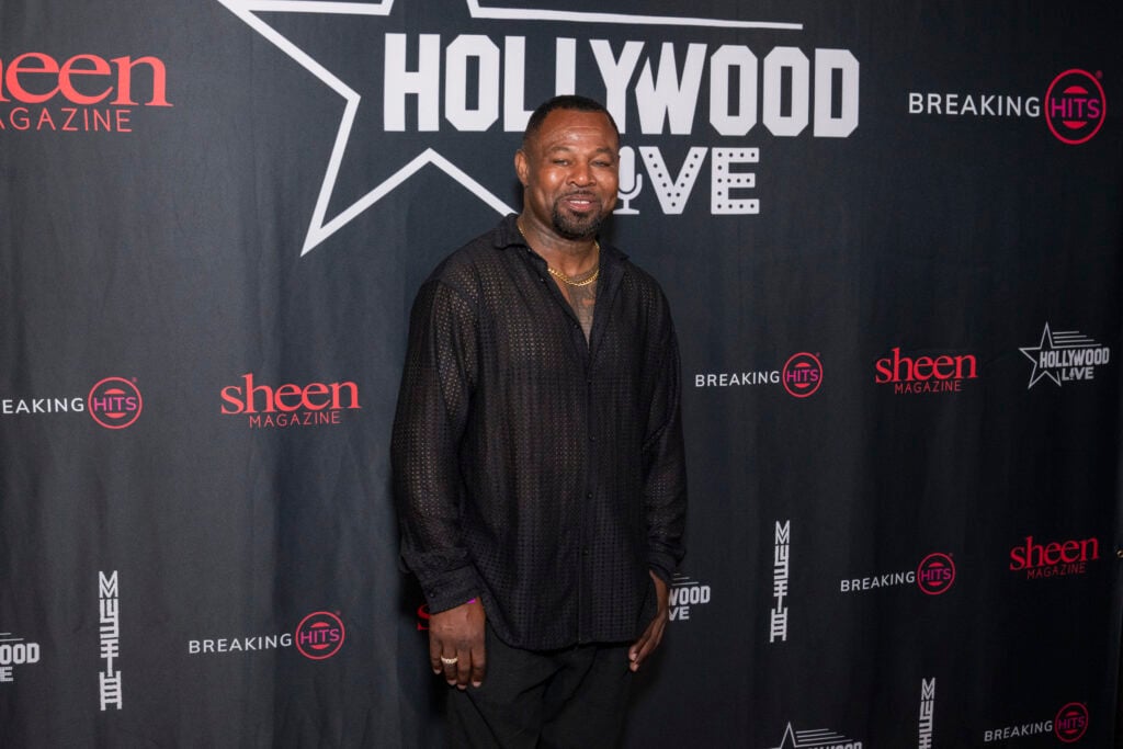 Shane Mosley poses at event
