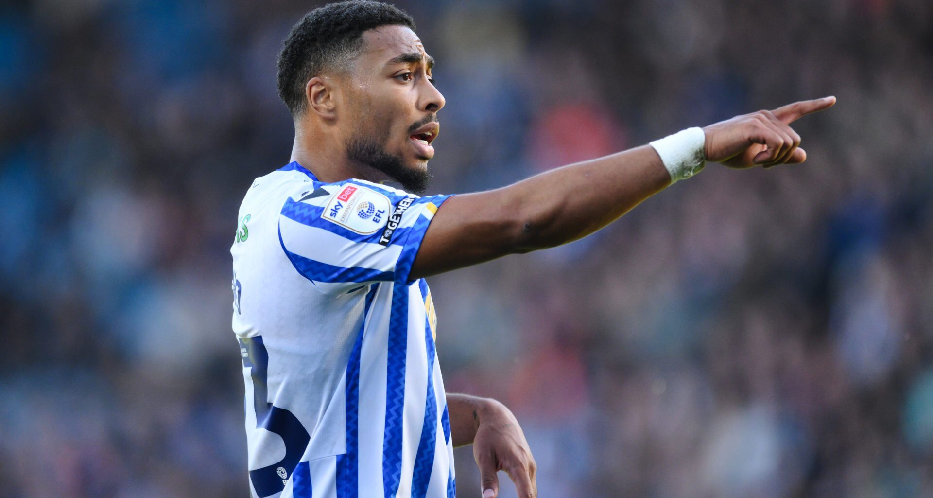 Akin Famewo confirms Sheffield Wednesday exit with emotional goodbye message ahead of Hull City move