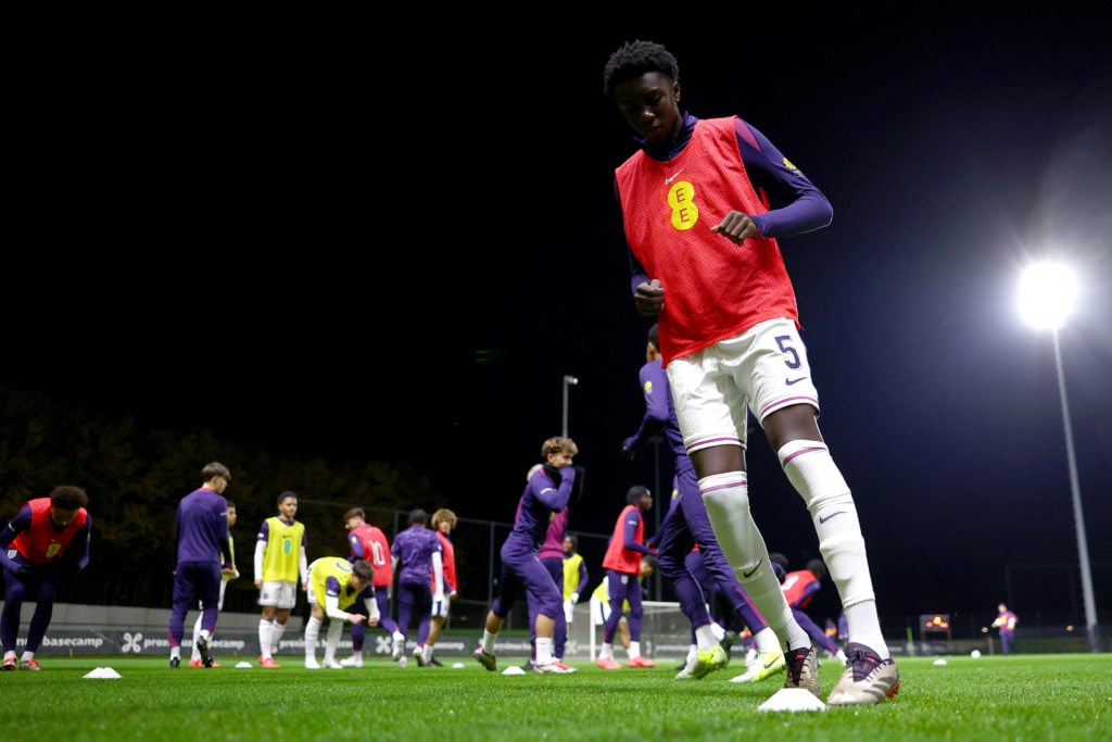 Manchester United youngster Jayden Ngwashi warms up for England U17.