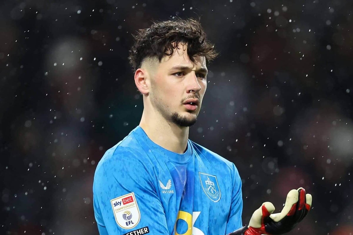 Manchester City to sign goalkeeper James Trafford from Burnley